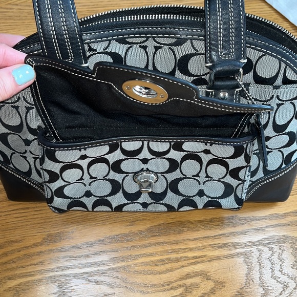 Coach F13977 Signature Domed Jacquard Shoulder Khaki Canvas Satchel - Picture 5 of 13